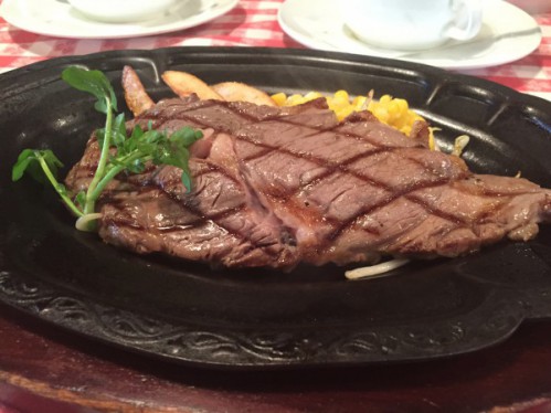 軽井沢に来たら「カウボーイハウス」〜牛肉は美容の味方〜
